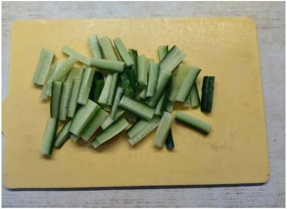 Горячий салат с куриной печенью и овощами