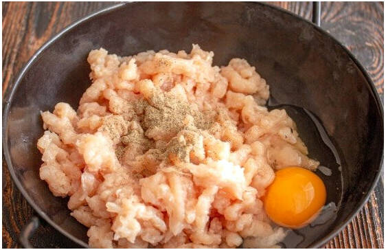 Суп с фрикадельками и кабачками