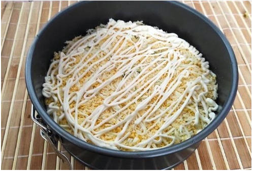 Салат «Грибная поляна» с копченой курицей