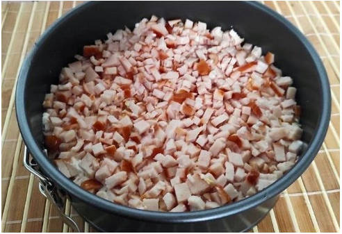 Салат «Грибная поляна» с копченой курицей