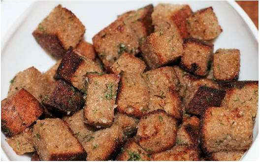 Баварский салат с колбасками