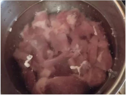 Салат с индейкой, фасолью и яйцом