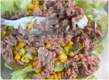 Белковый салат с тунцом и яйцом