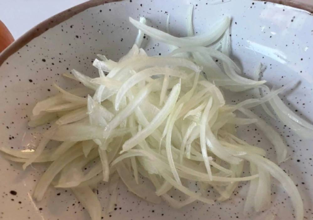 Китайский салат с говядиной и арахисом