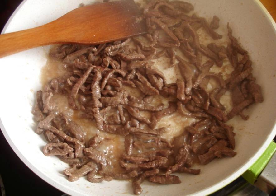 Китайский салат с говядиной и арахисом