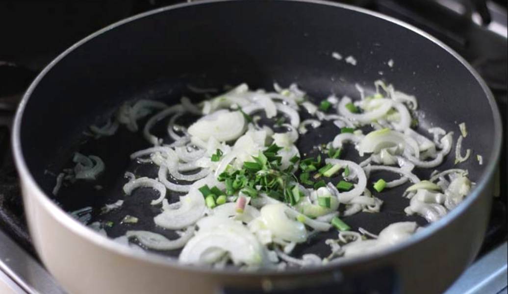 Куриные желудки в сливках
