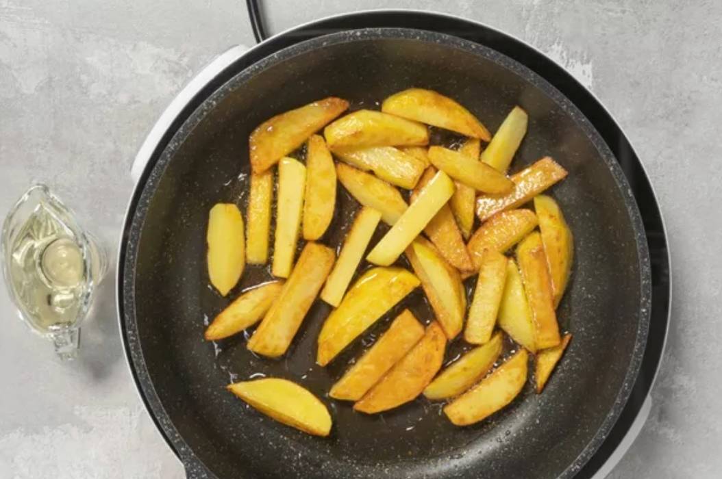 Куриные желудки с картошкой