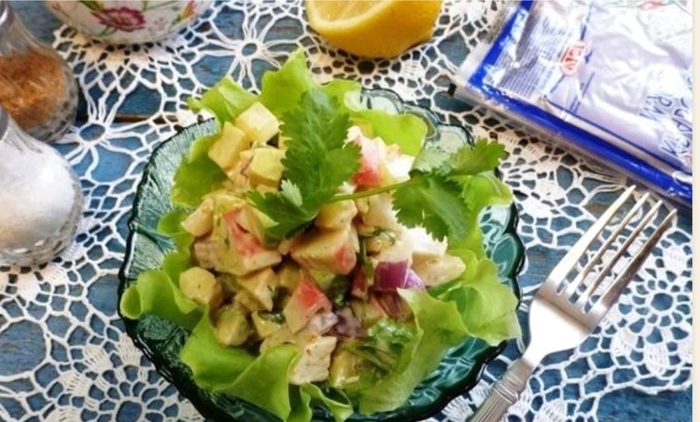 Крабовый салат с авокадо