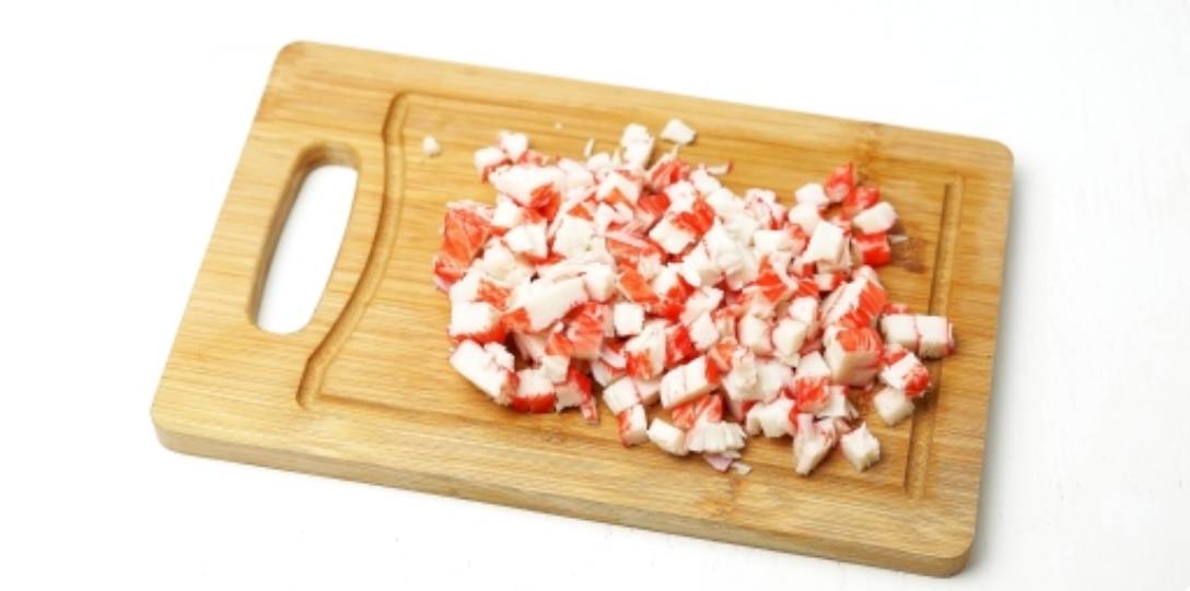 Крабовый салат без риса с огурцом и кукурузой Крабовый салат без риса с огурцом и кукурузой