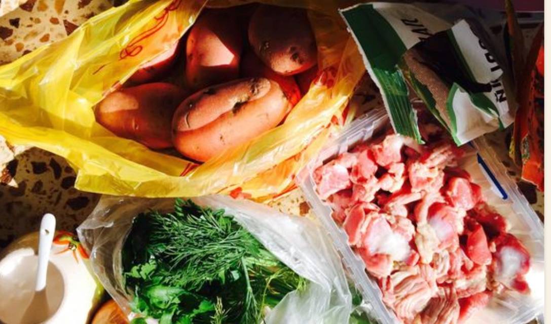 Куриные желудки с картошкой в мультиварке