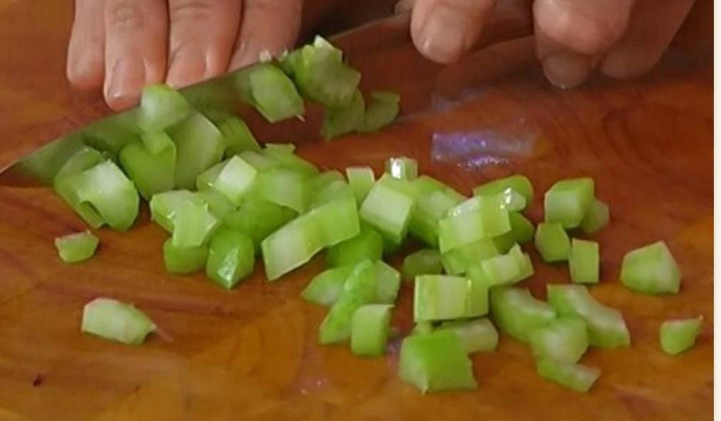 Куриные желудки с гречкой