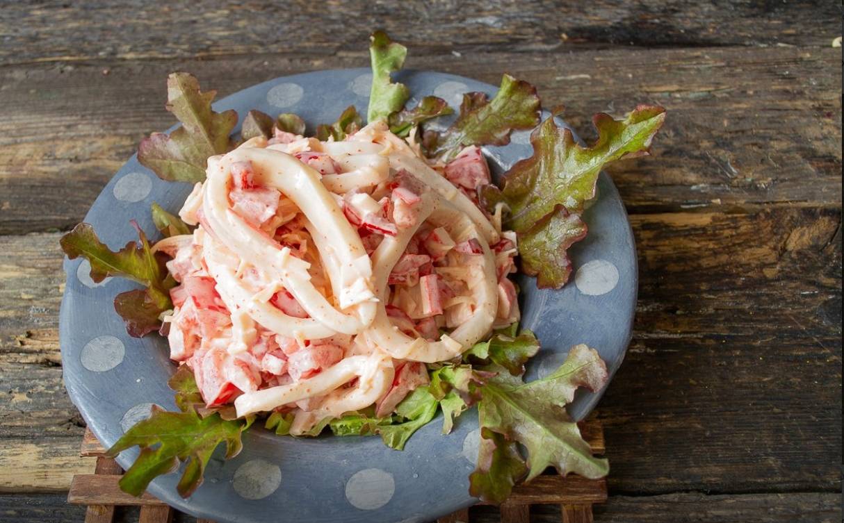 Салат «Красное море» с кальмарами
