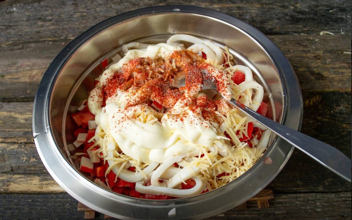 Салат «Красное море» с кальмарами
