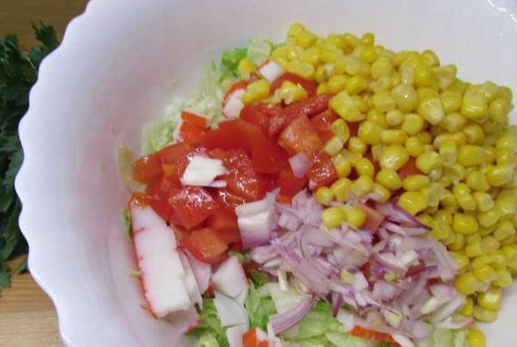 Крабовый салат с айсбергом