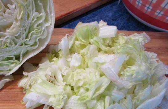 Крабовый салат с айсбергом