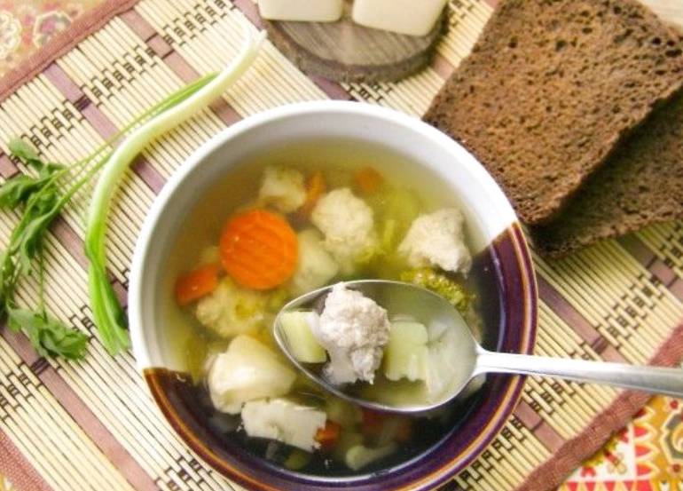 Суп с фрикадельками из кролика