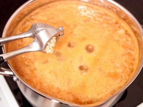 Томатный суп с фрикадельками и рисом
