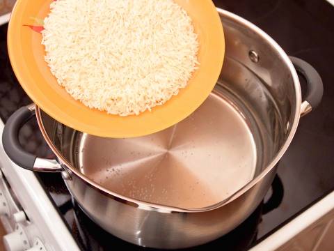 Томатный суп с фрикадельками и рисом