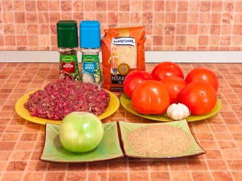 Томатный суп с фрикадельками и рисом