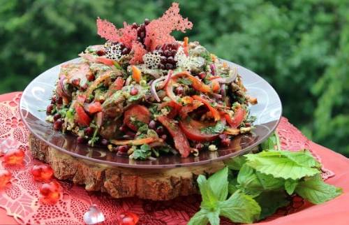 Грузинский салат с куриной печенью
