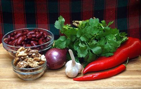 Грузинский салат с красной фасолью