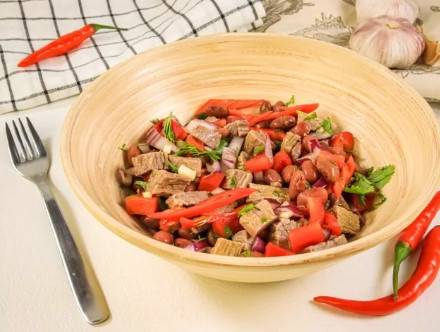 Грузинский салат с кинзой