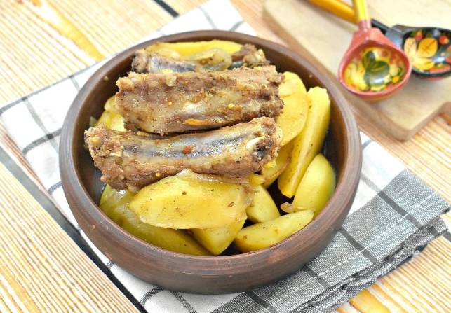Ребрышки свиные с картошкой в рукаве в духовке