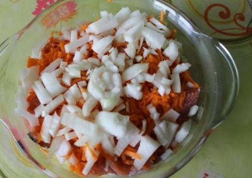 Форель с картошкой и овощами в духовке