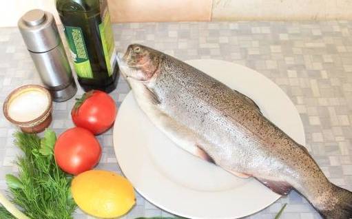 Запеченная форель целиком в духовке