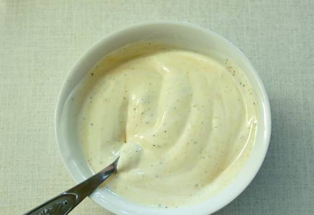 Диетический салат с курицей и яйцами