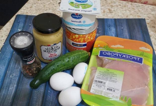 Диетический салат с куриной грудкой для похудения