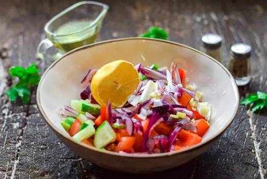Диетический салат с куриной грудкой