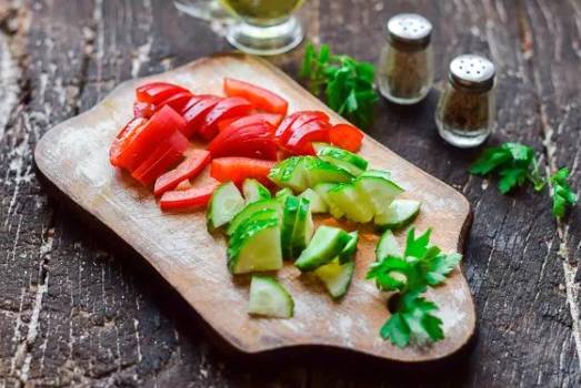 Диетический салат с куриной грудкой