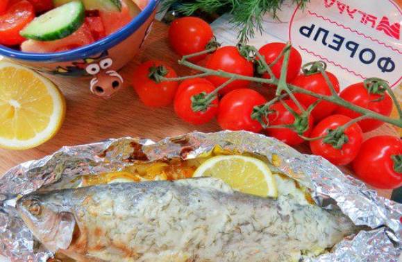 Форель на луковой подушке в духовке