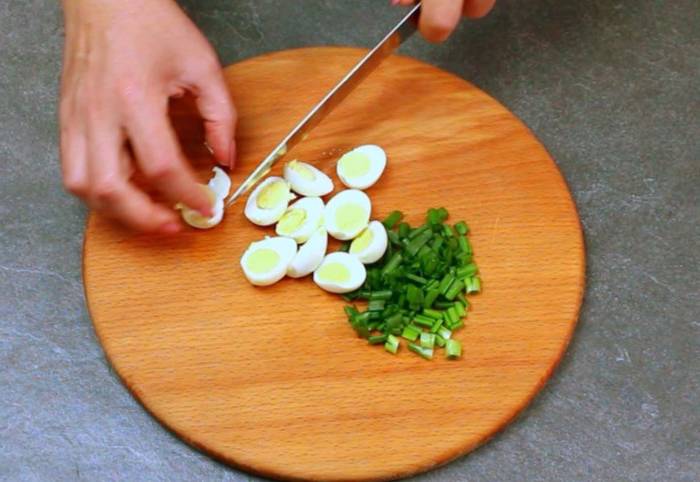 Зеленый салат с морепродуктами