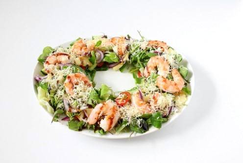 Зеленый салат с креветками