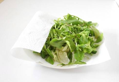 Зеленый салат с креветками