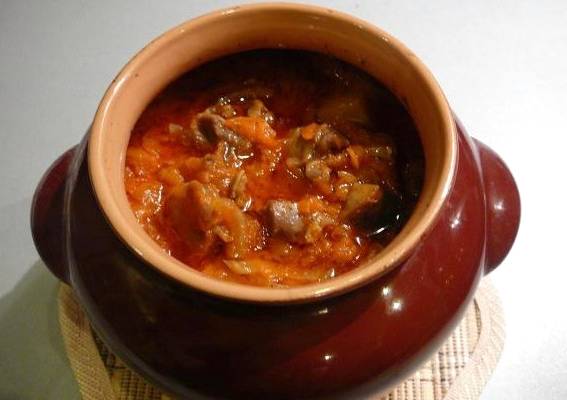 Куриные желудки в горшочках в духовке
