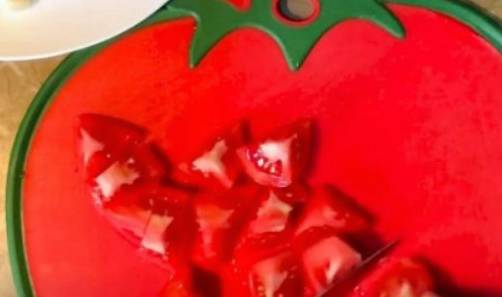 Китайский салат с языком и свежим огурцом