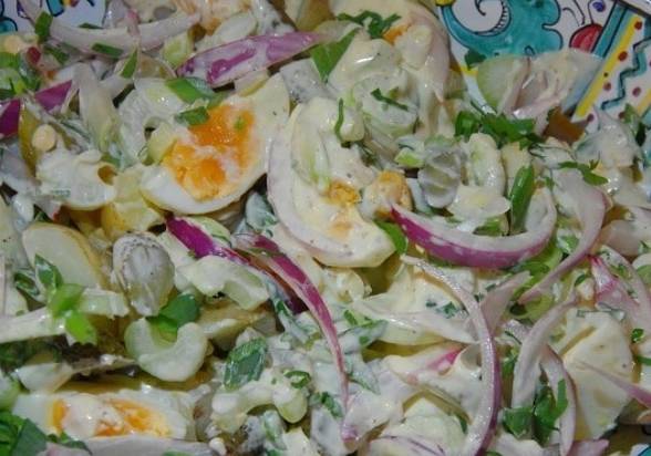 Картофельный салат с яйцом