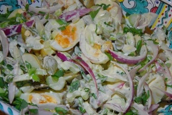 Картофельный салат с яйцом