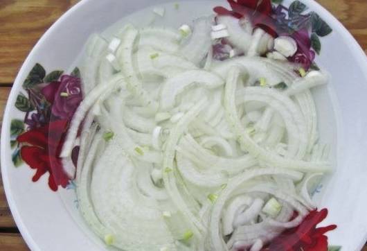 Картофельный салат с солеными огурцами
