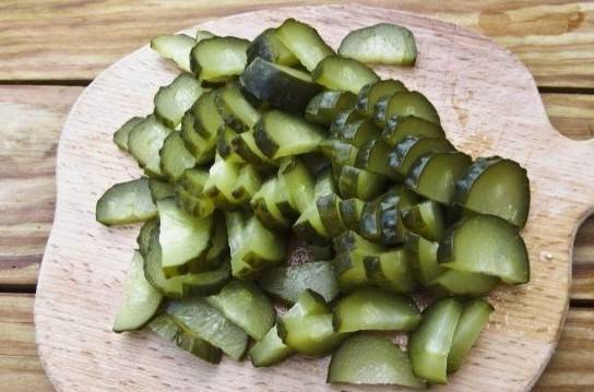 Картофельный салат с солеными огурцами