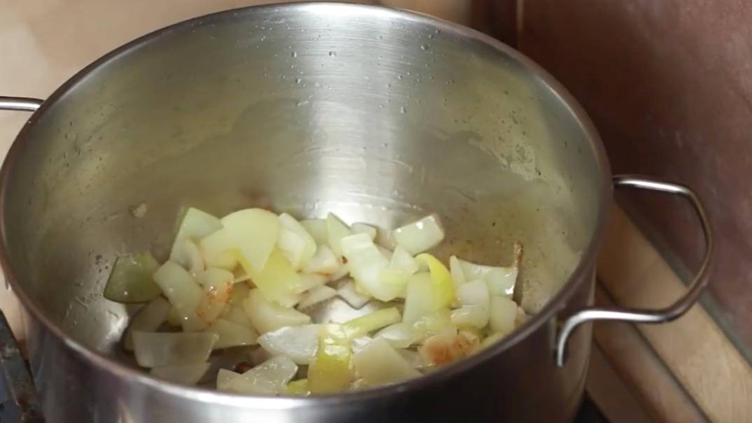 Крем-суп с лисичками и сливками