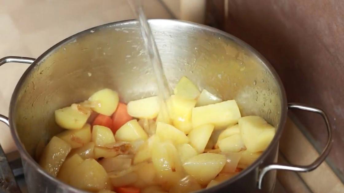 Крем-суп с лисичками и сливками