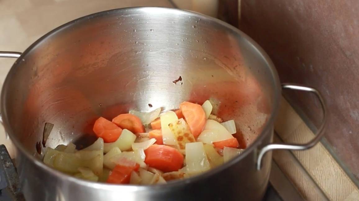 Крем-суп с лисичками и сливками