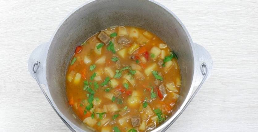 Суп из говядины с лапшой и картошкой