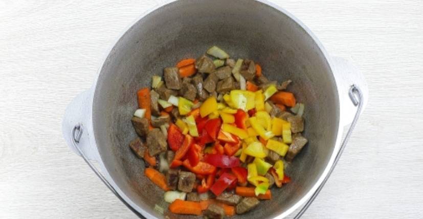 Суп из говядины с лапшой и картошкой
