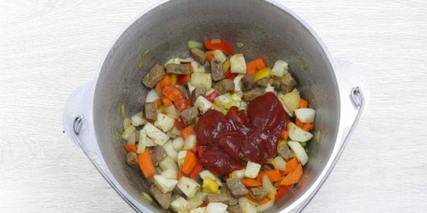 Суп из говядины с лапшой и картошкой