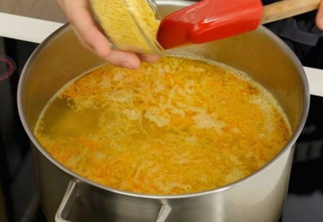 Суп с рыбными консервами и пшеном